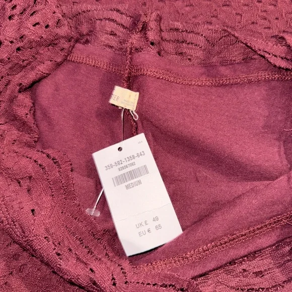 Elegant Burgundy Lace Dress - Picture 4 of 4